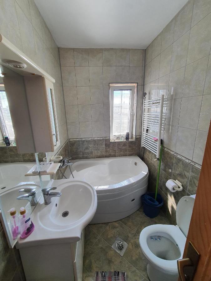 Zogu Apartments - City View Prisztina Zewnętrze zdjęcie